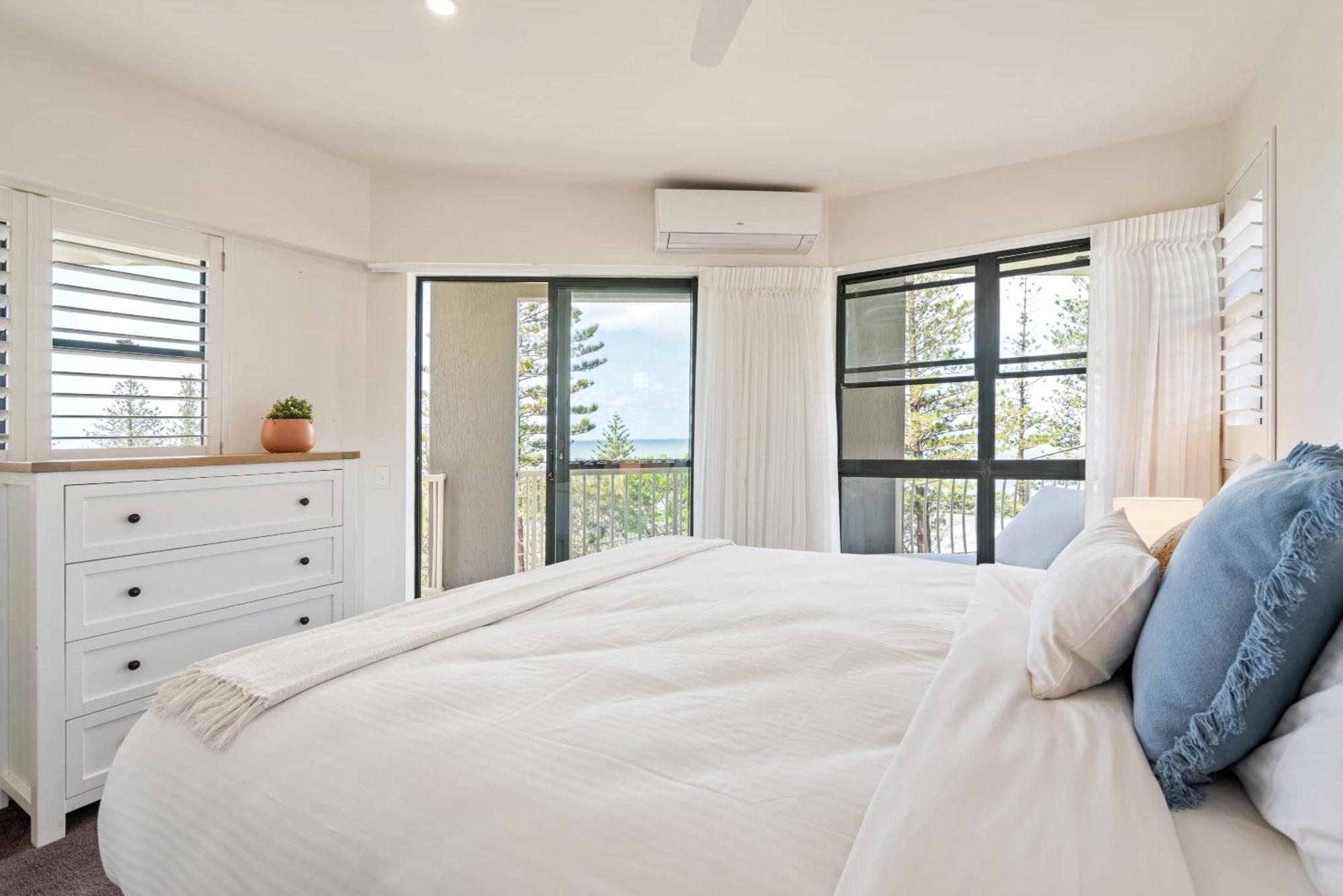 Apartment Tranquil Tides Retreat - Coastal Waterfront Escape Caloundra