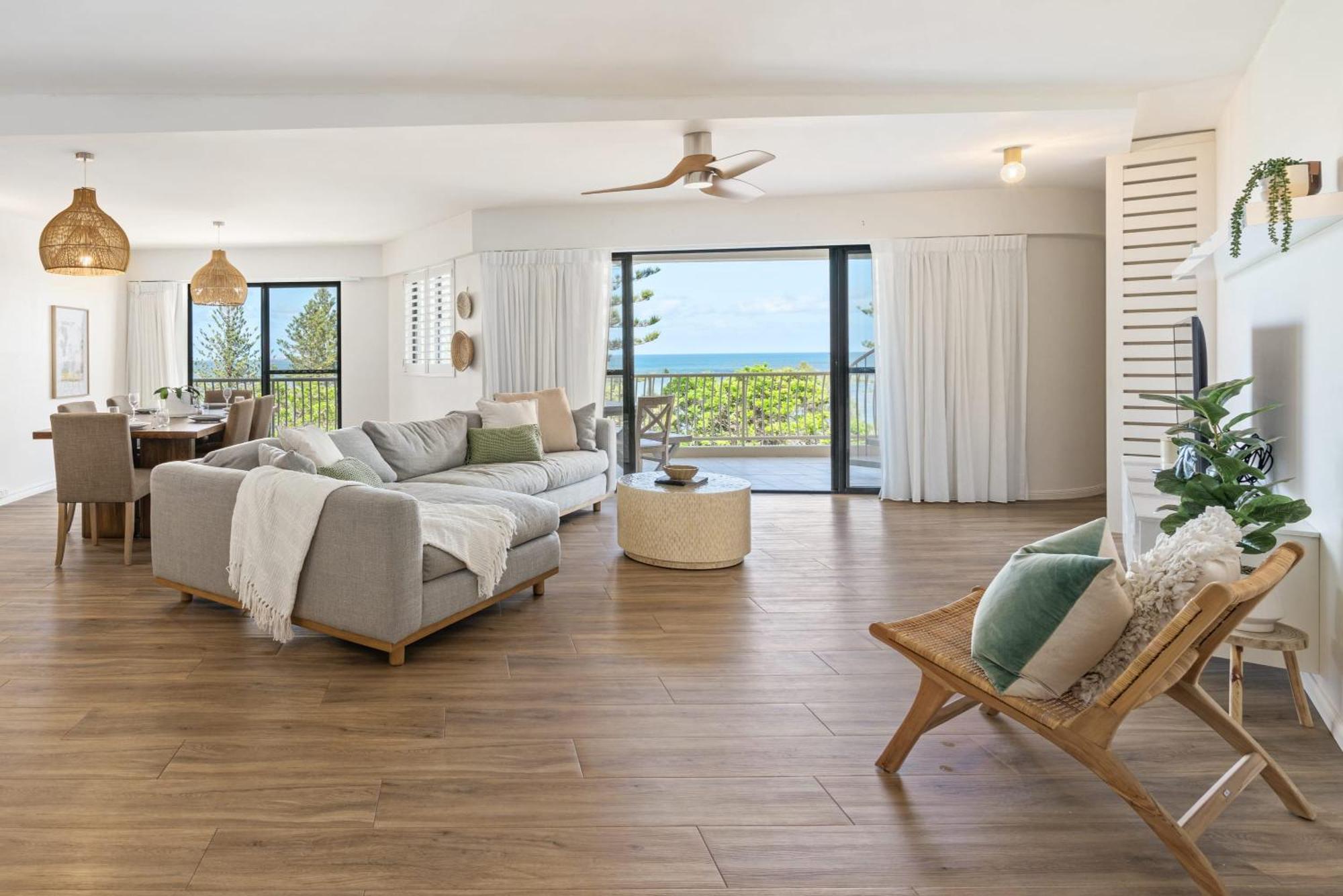 Tranquil Tides Retreat - Coastal Waterfront Escape Apartment
