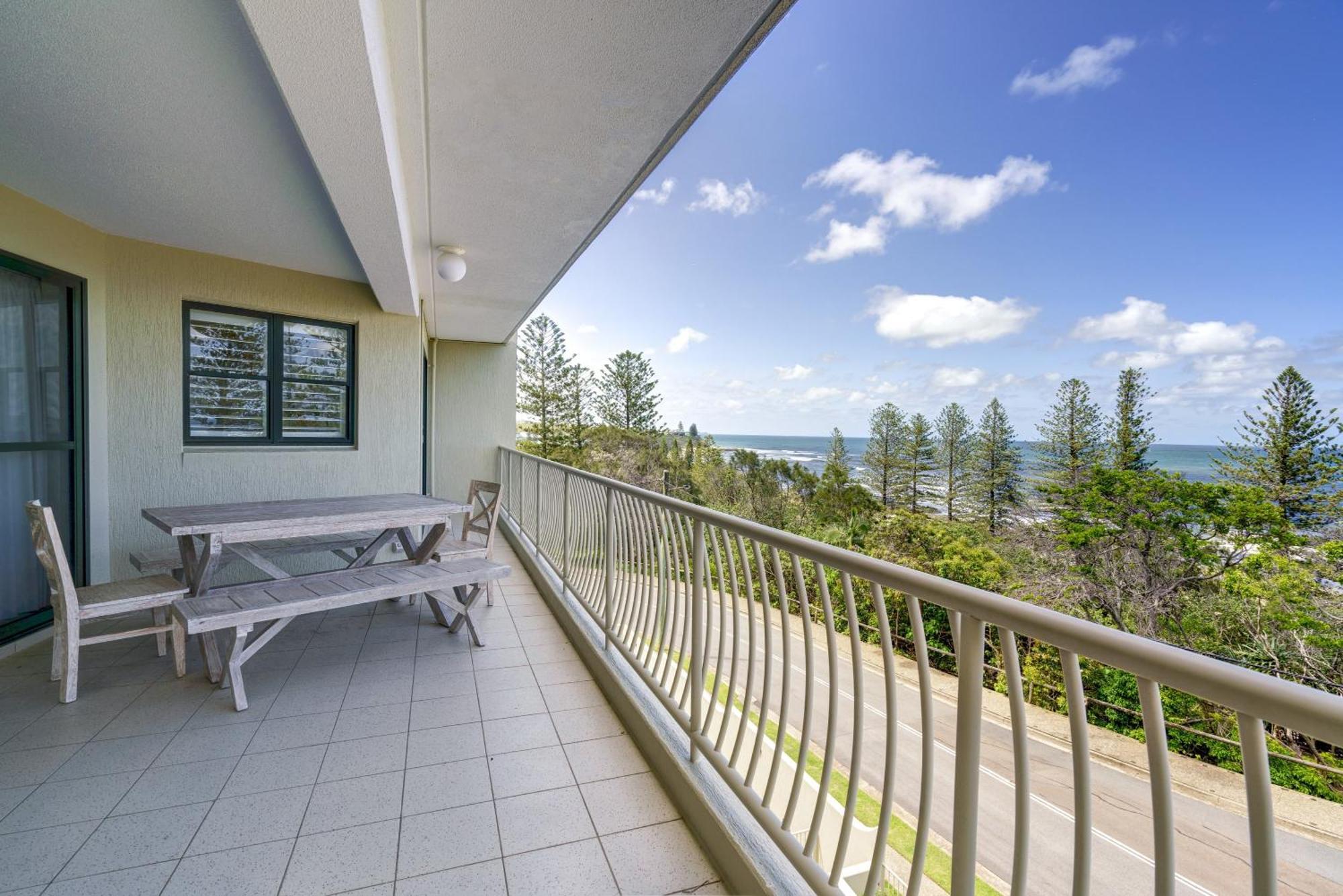 Apartment Tranquil Tides Retreat - Coastal Waterfront Escape Caloundra