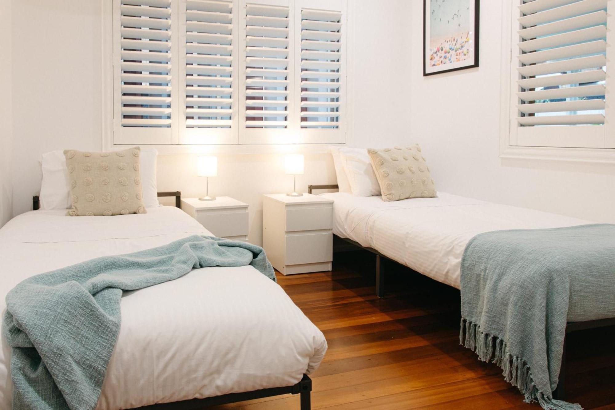 Moffat Coastal Contemporary Unit A Caloundra