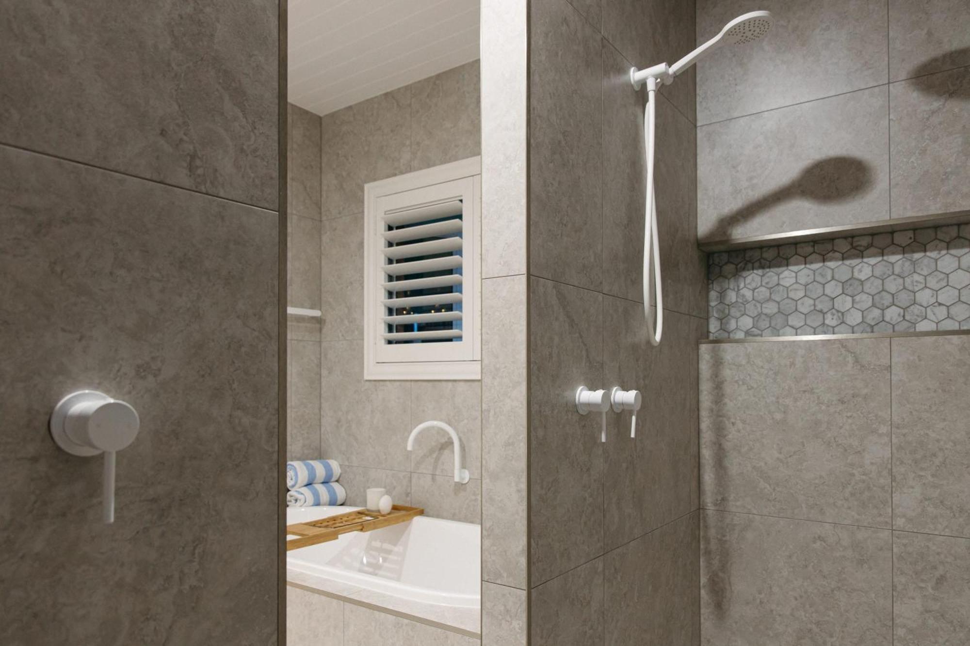 Moffat Coastal Contemporary Unit A Apartment