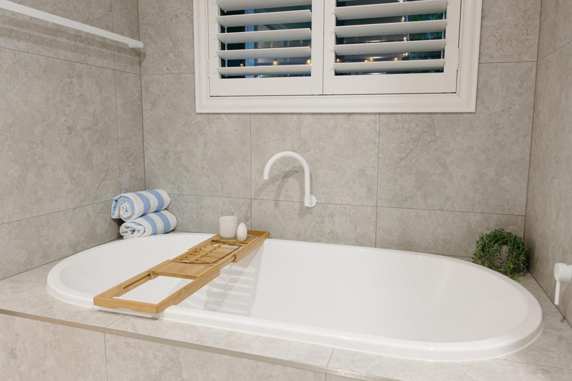 Apartment Moffat Coastal Contemporary Unit A *