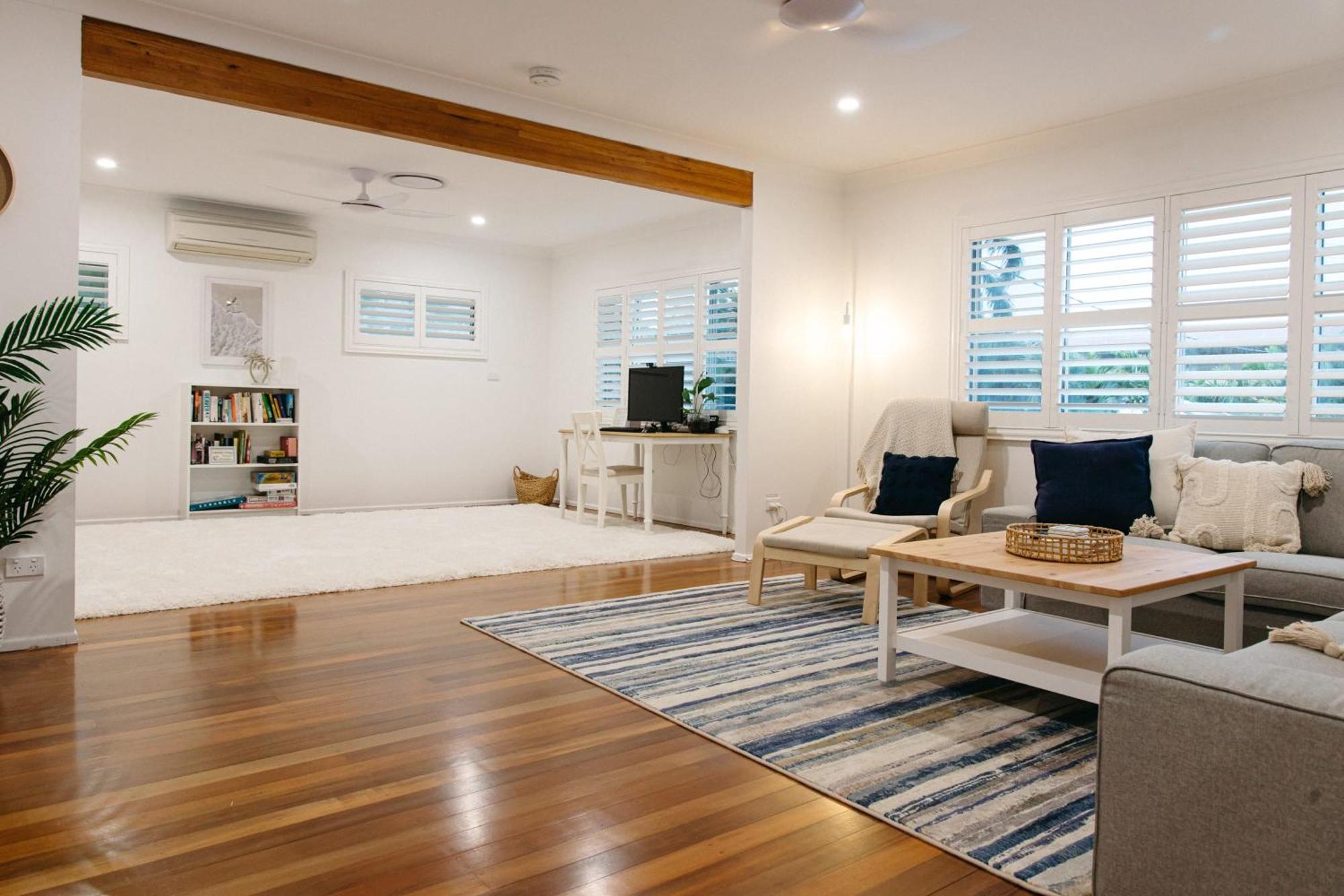 Moffat Coastal Contemporary Unit A Apartment *