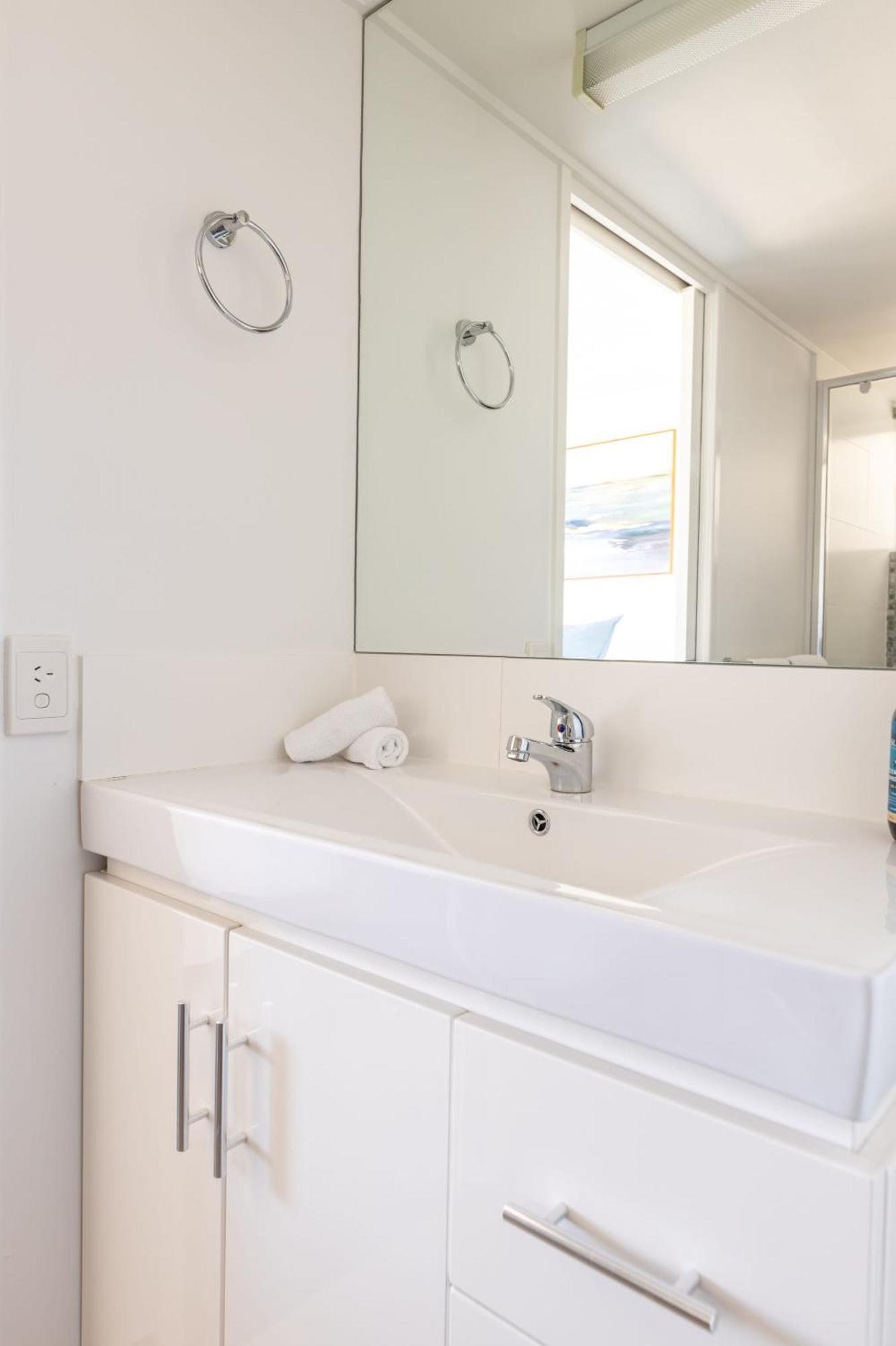 Apartment Breezy Kings Beach With Ocean Views *