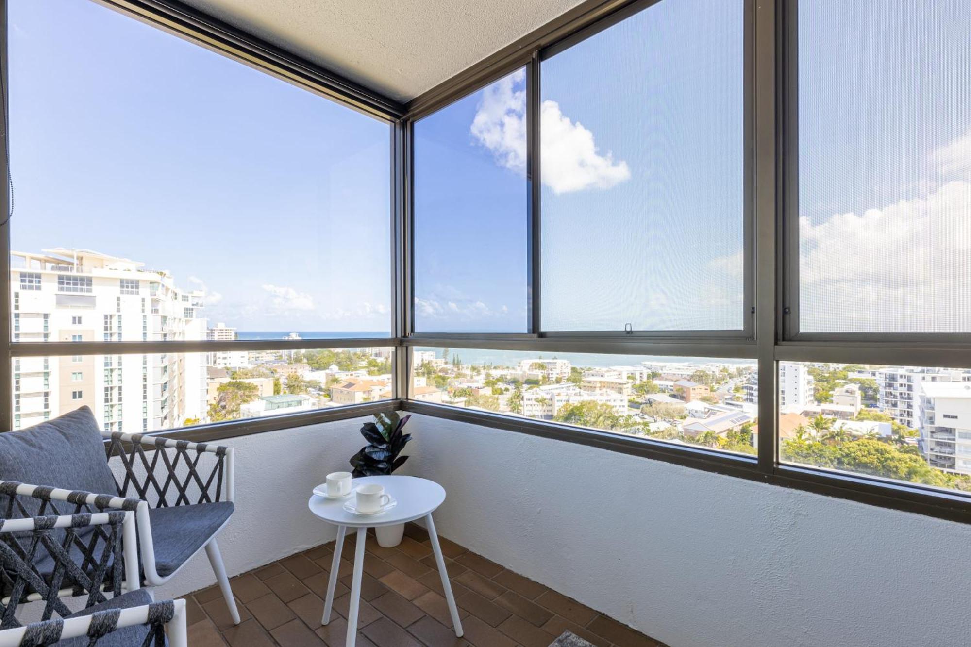 Apartment Breezy Kings Beach With Ocean Views Caloundra