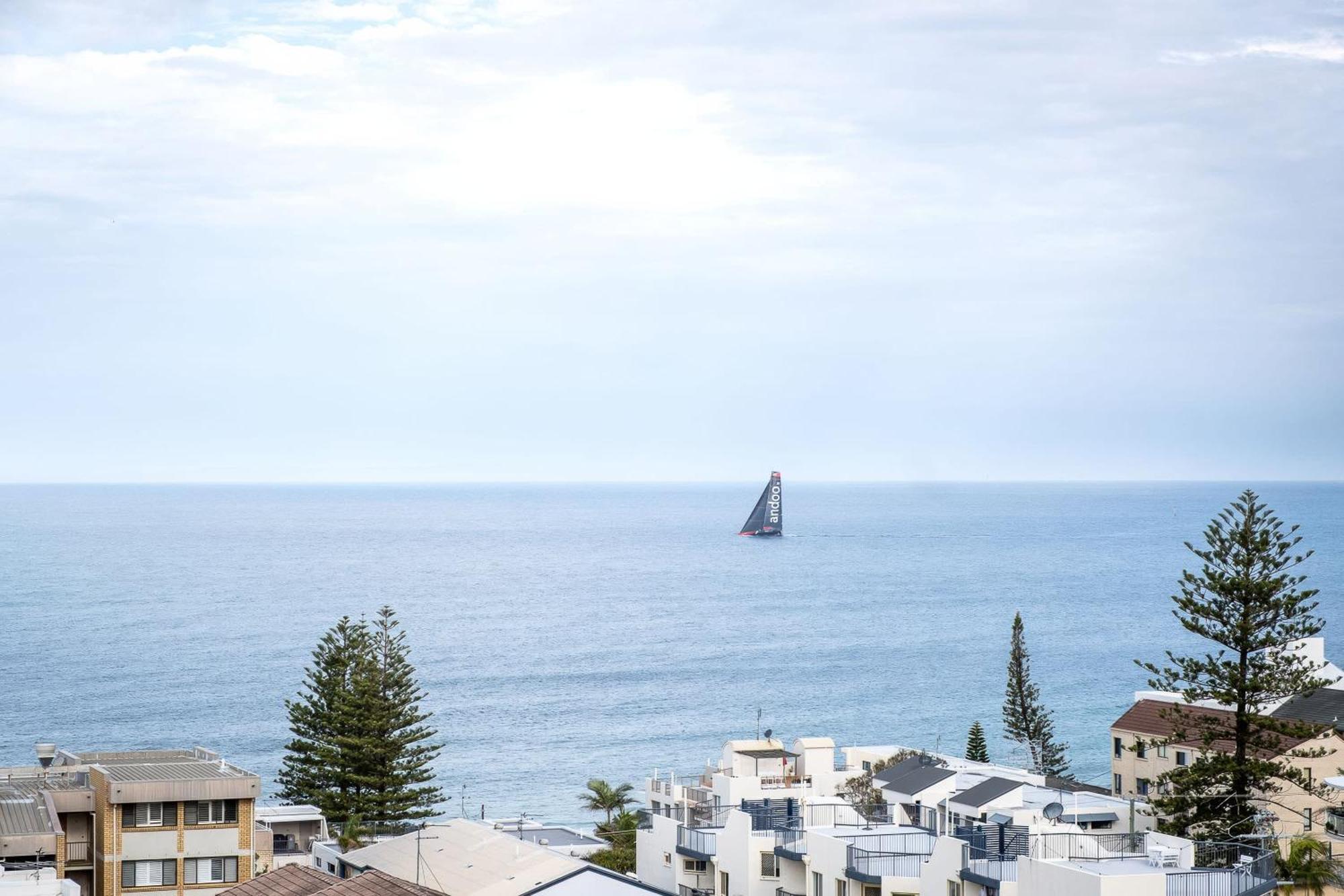 Kings Coast And Glasshouse Views - A *