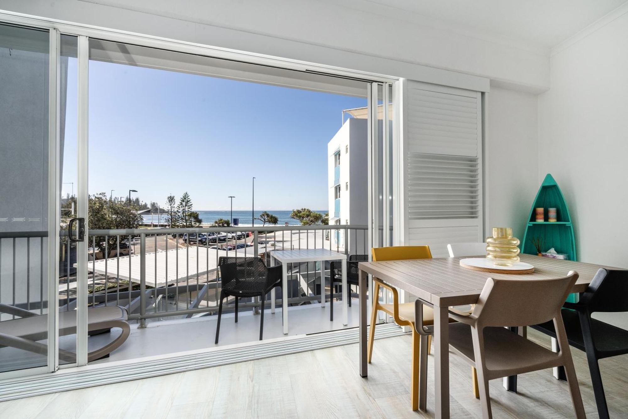 Resort Rolling Surf Caloundra