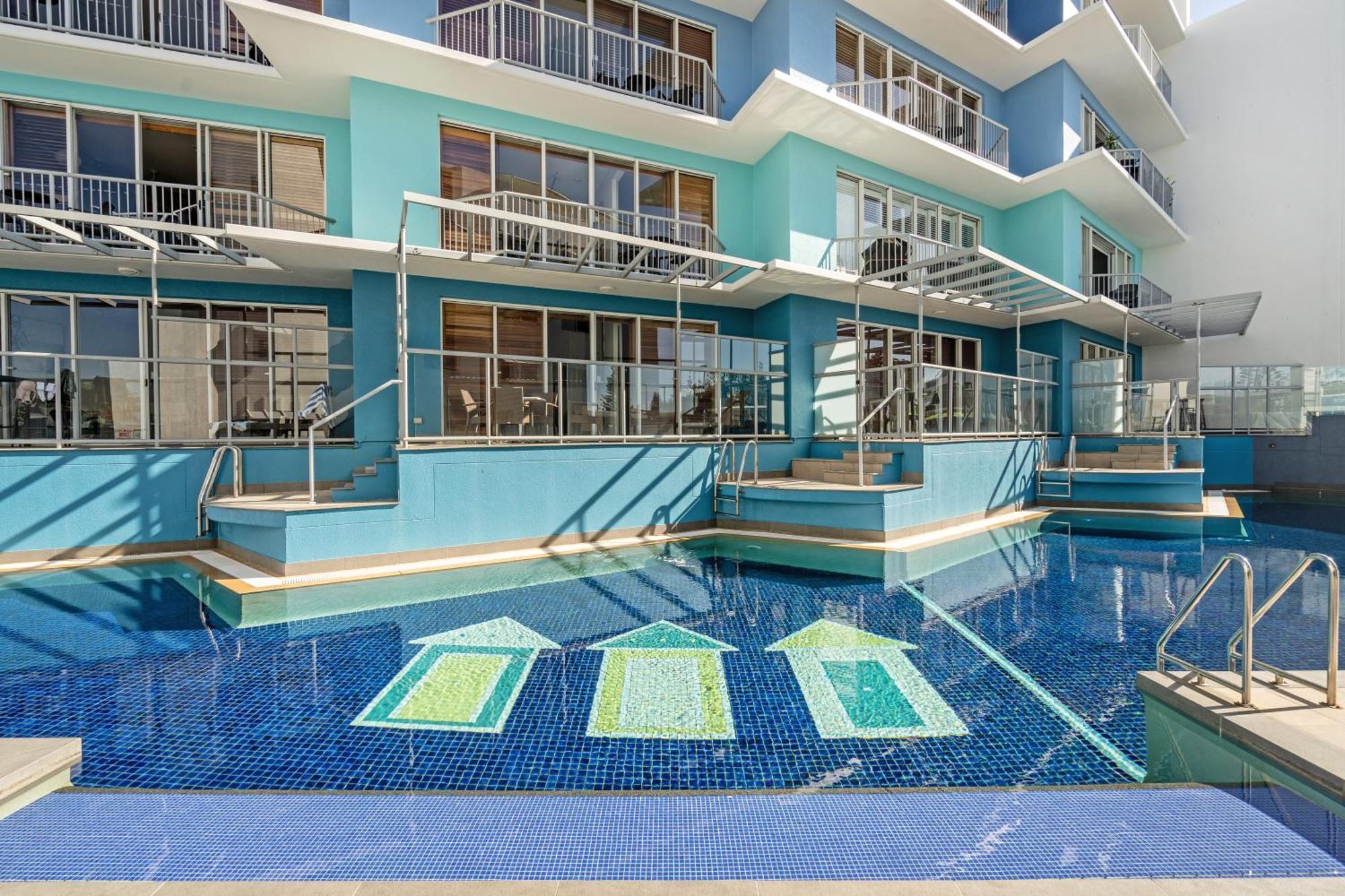 Rolling Surf Resort 4*