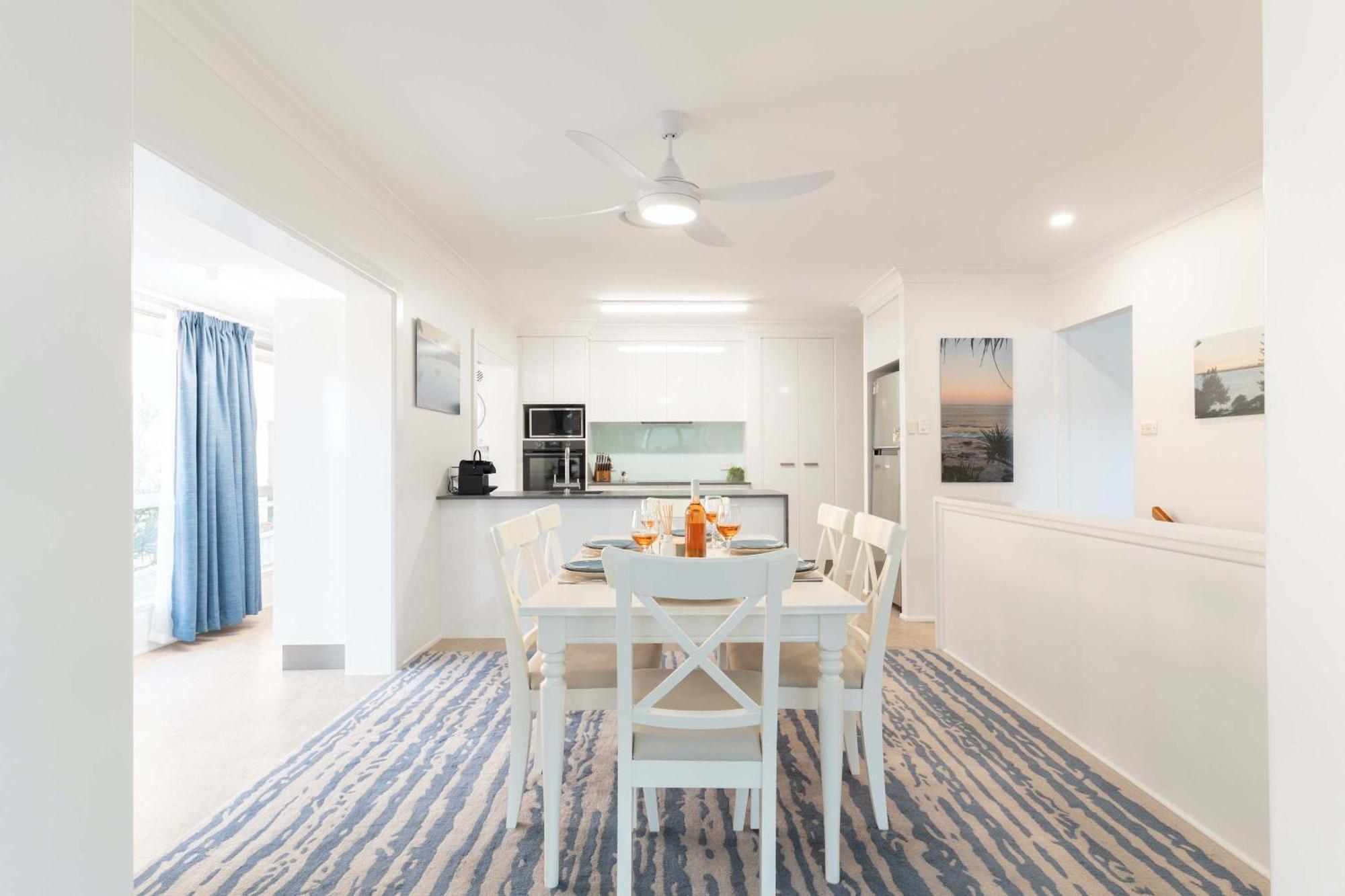 Apartment Moffat Coastal Contemporary Unit A Caloundra