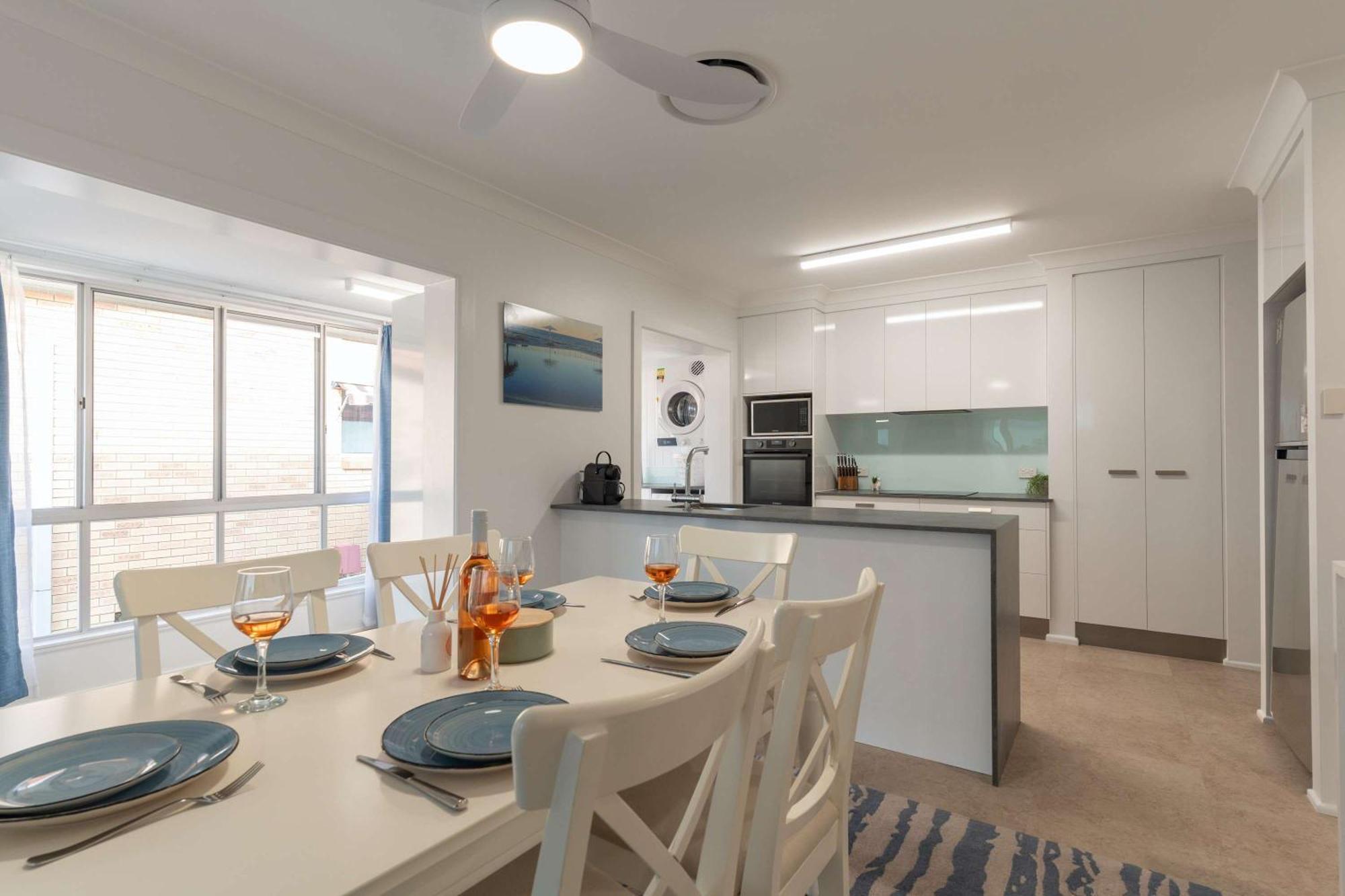 Moffat Coastal Contemporary Unit A * Caloundra