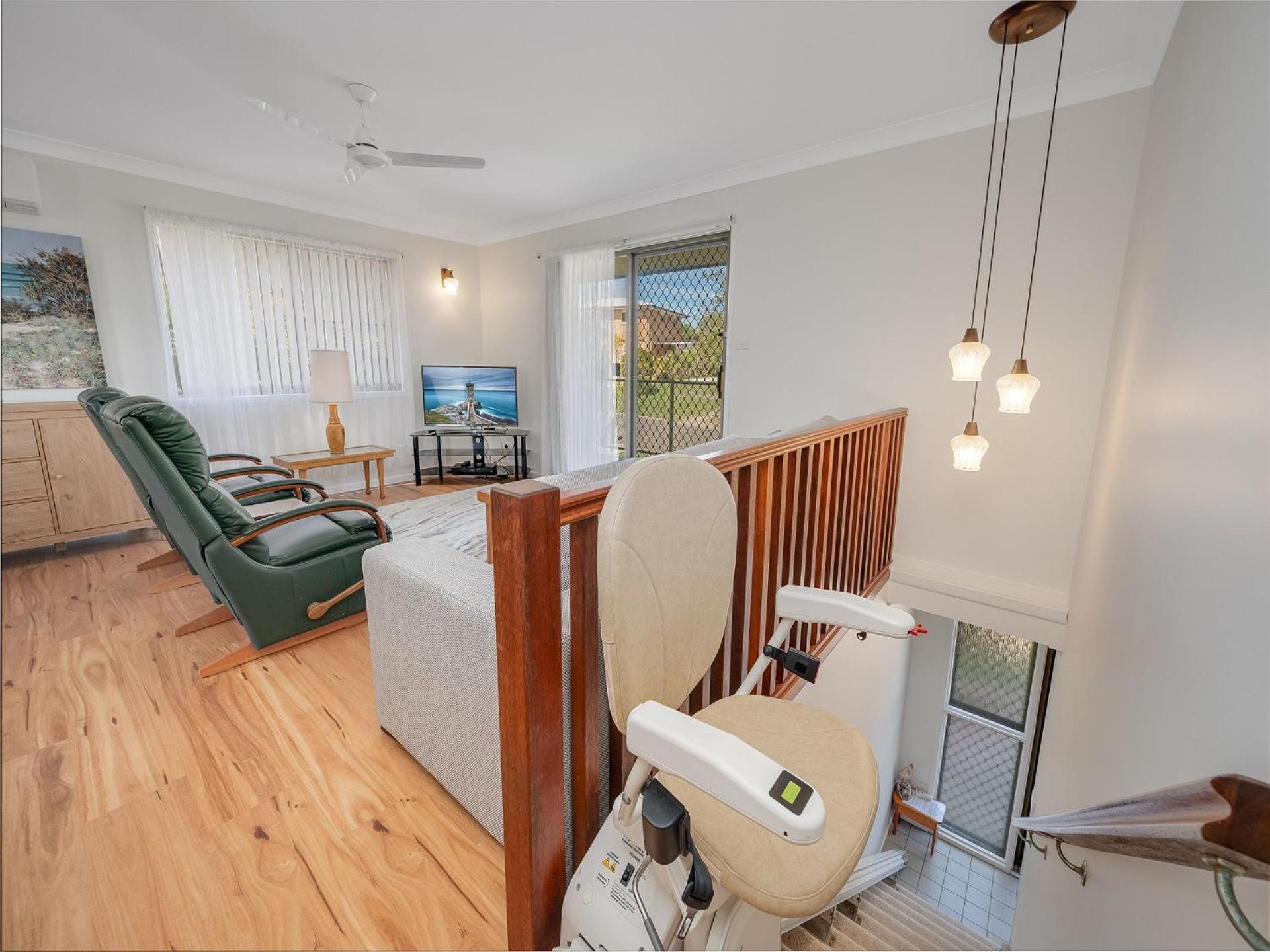 Holiday home 9 Rowell Street Battery Hill Qld *