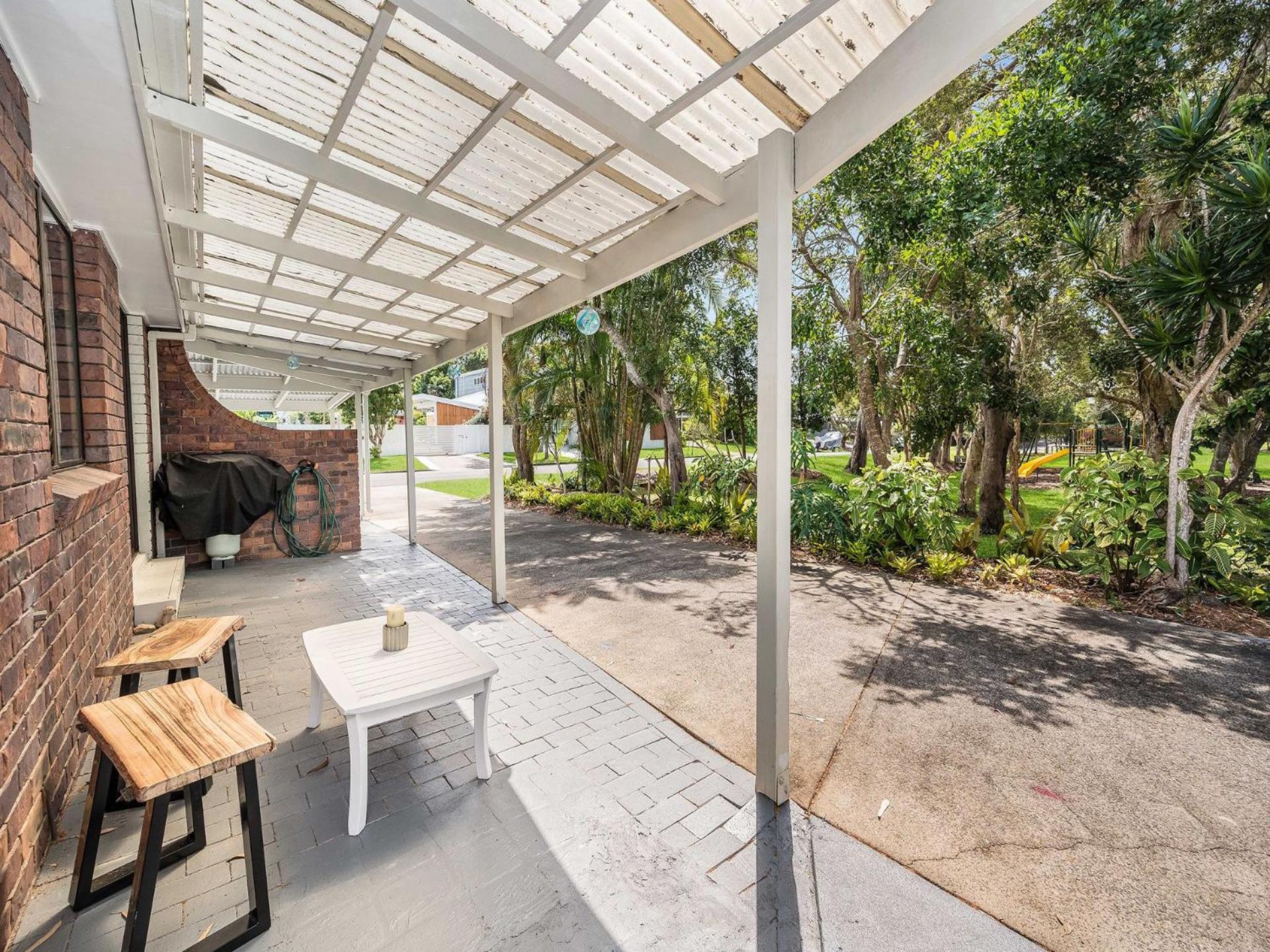 Holiday home 1 - 11 Roslin Street Moffat Qld Caloundra