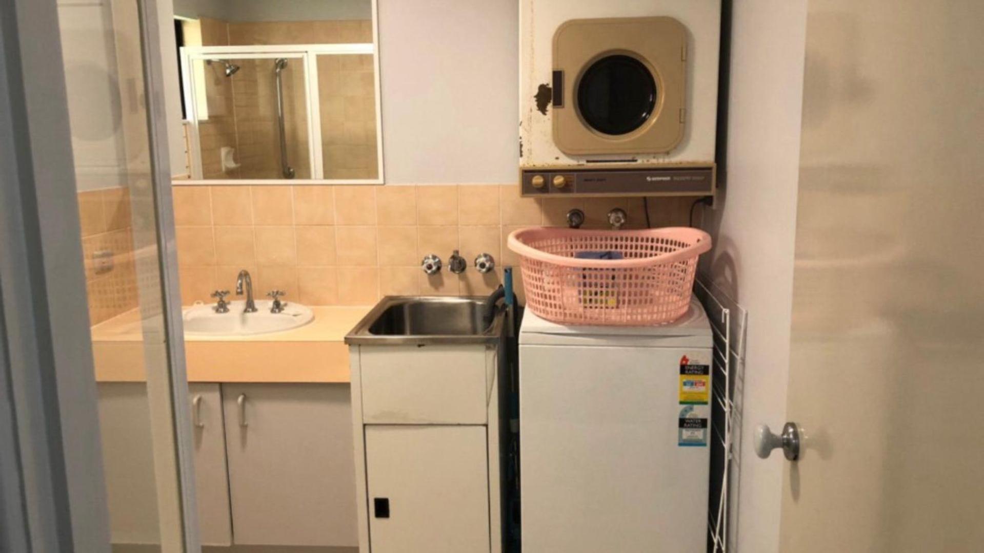 Beachside Court Unit 12 *