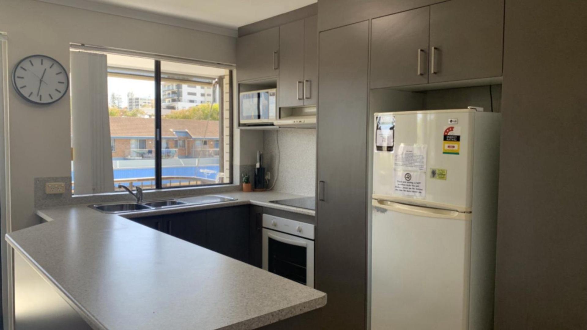 Beachside Court Unit 9 *
