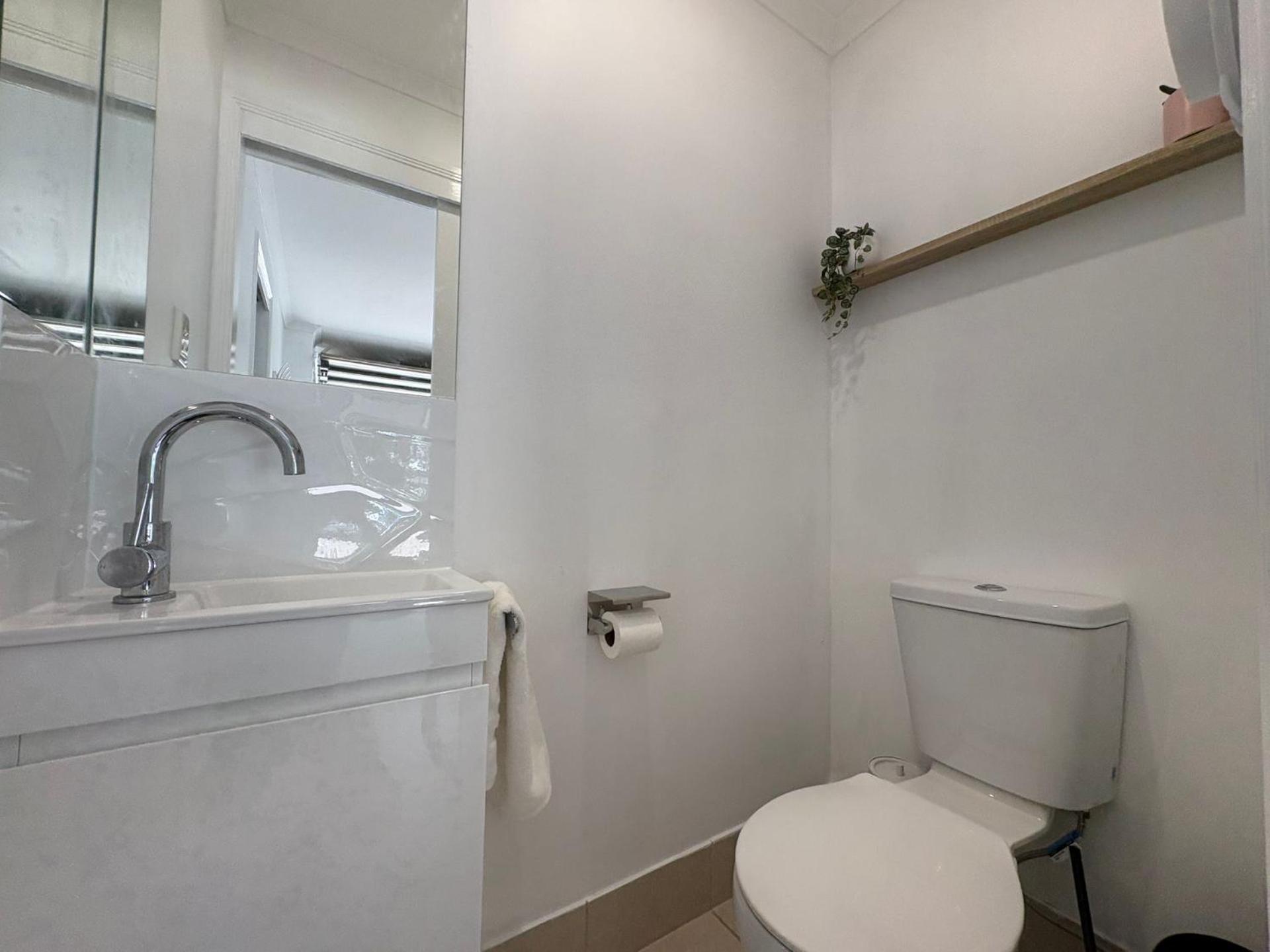 'coasterly' Osterley Ave Unit 1 *