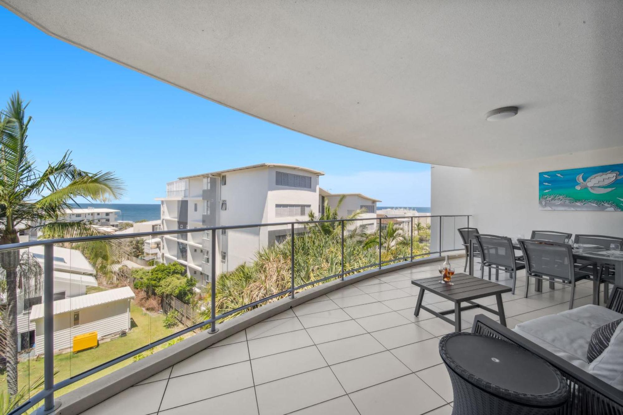 Seaside Serenity - Ocean Views Caloundra