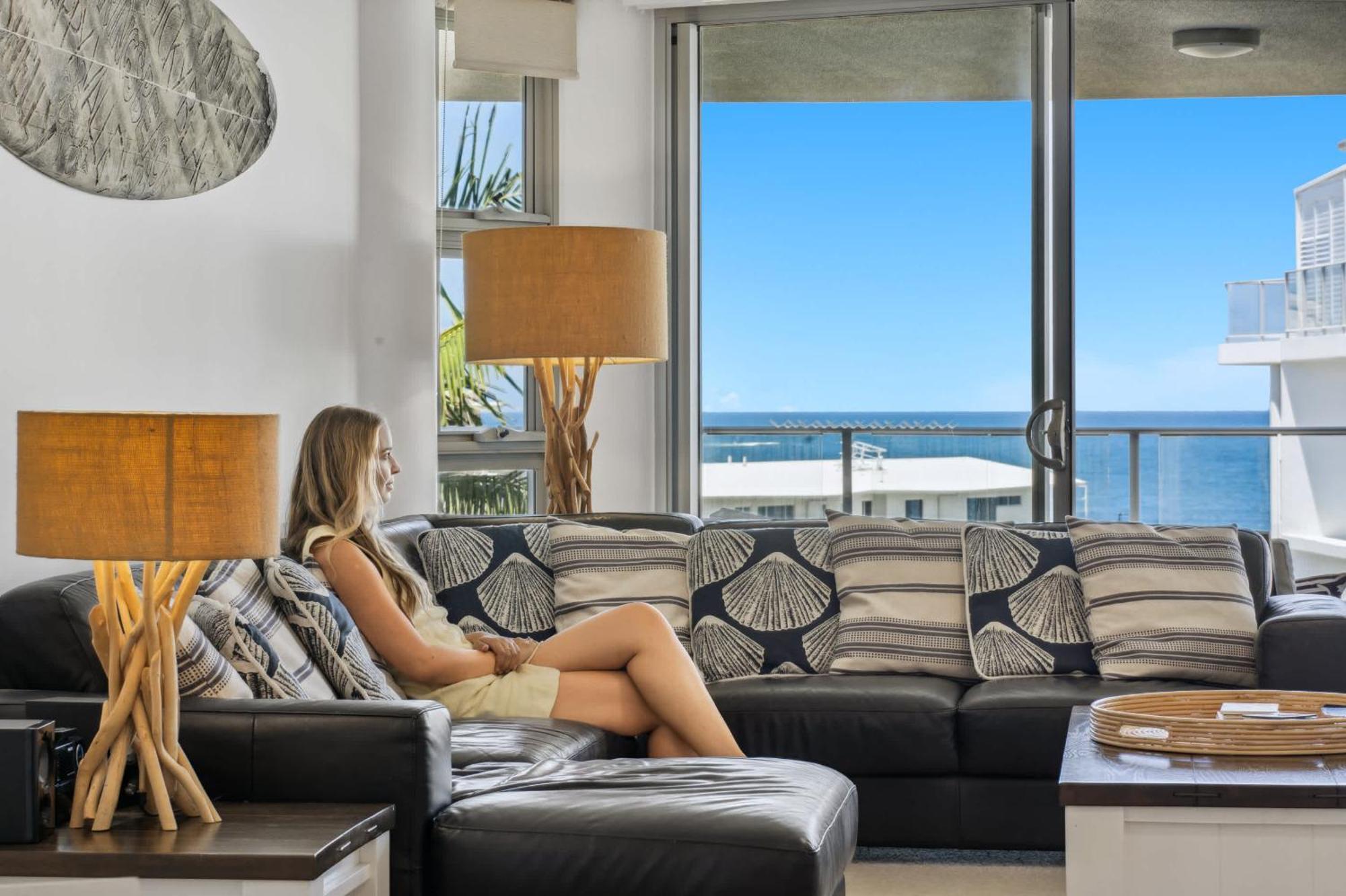 Seaside Serenity - Ocean Views * Caloundra