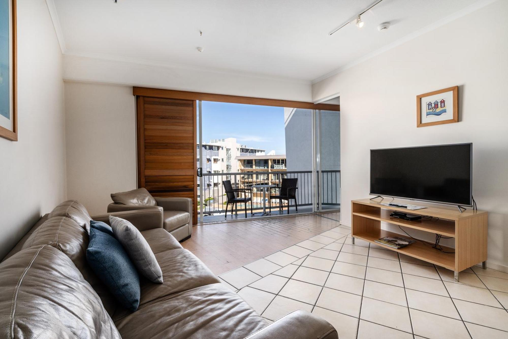 Rolling Surf Resort Caloundra