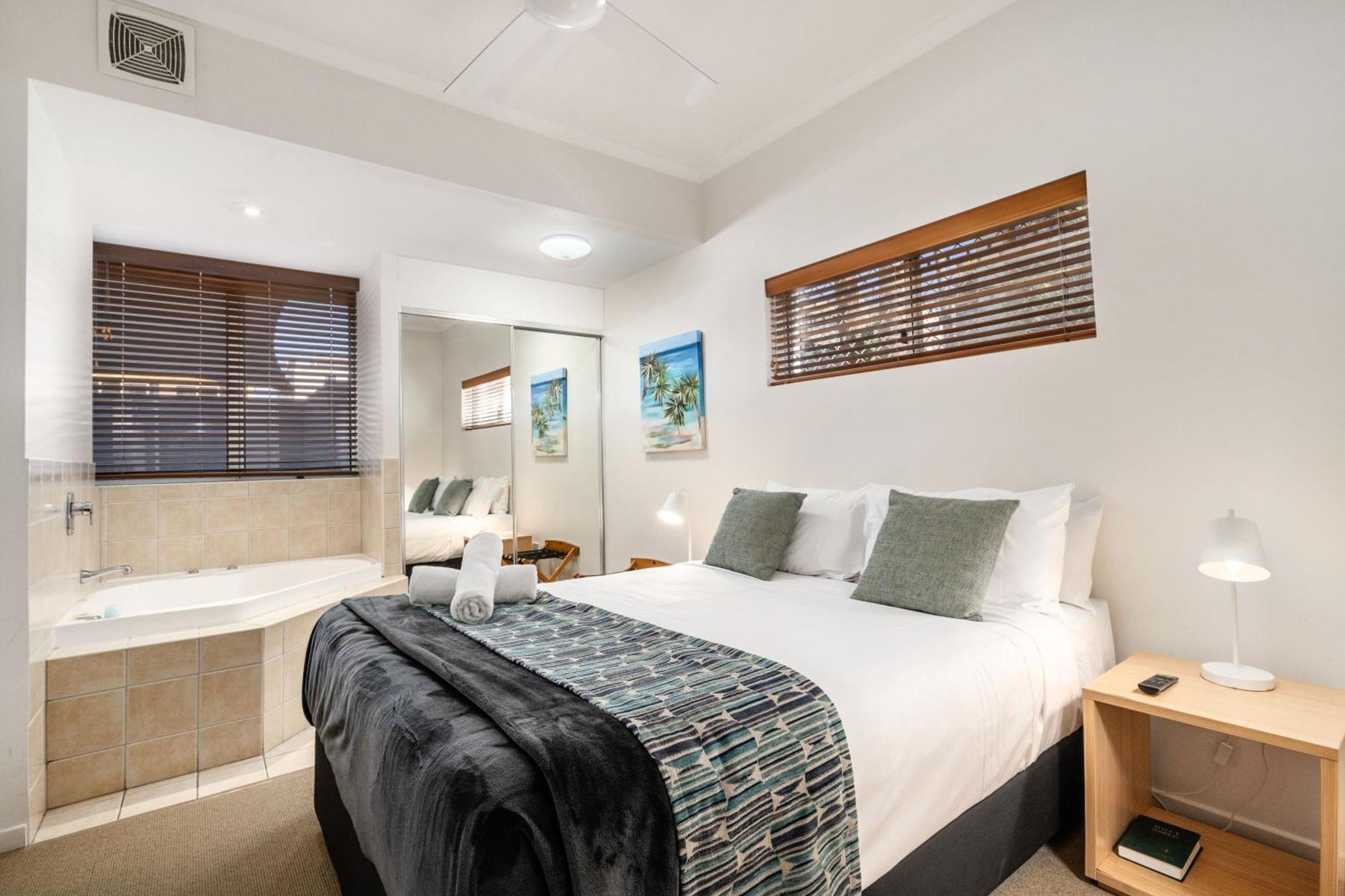 Rolling Surf Resort 4*