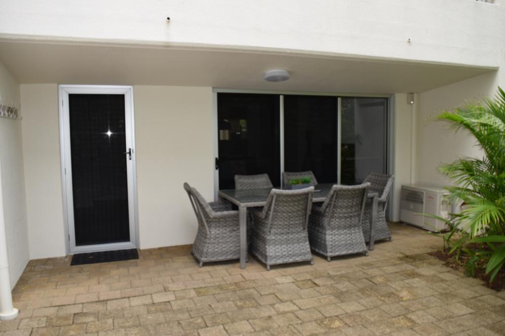 Raintrees Moffat Beach Aparthotel
