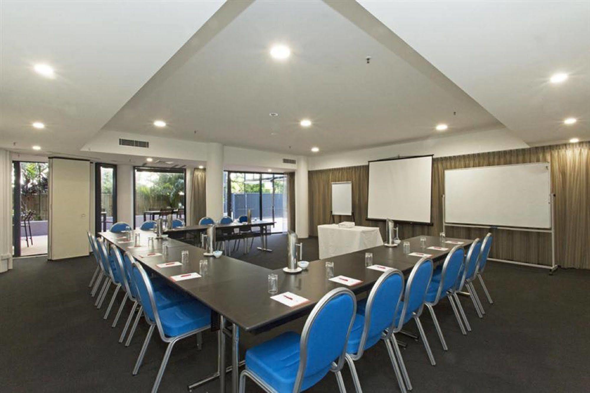 Aparthotel Breakfree Grand Pacific
