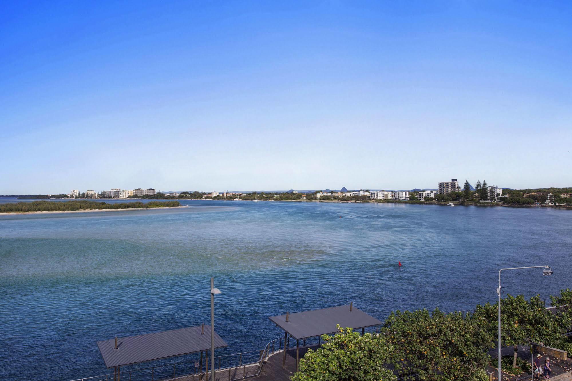 Aparthotel Breakfree Grand Pacific 4*