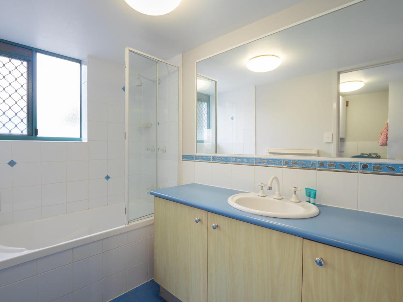 Apartment Ocean Crest Unit 4 22 Warne Tce *