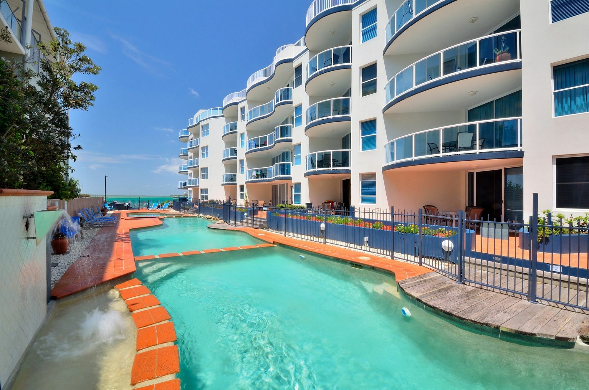 Watermark Aparthotel 4*