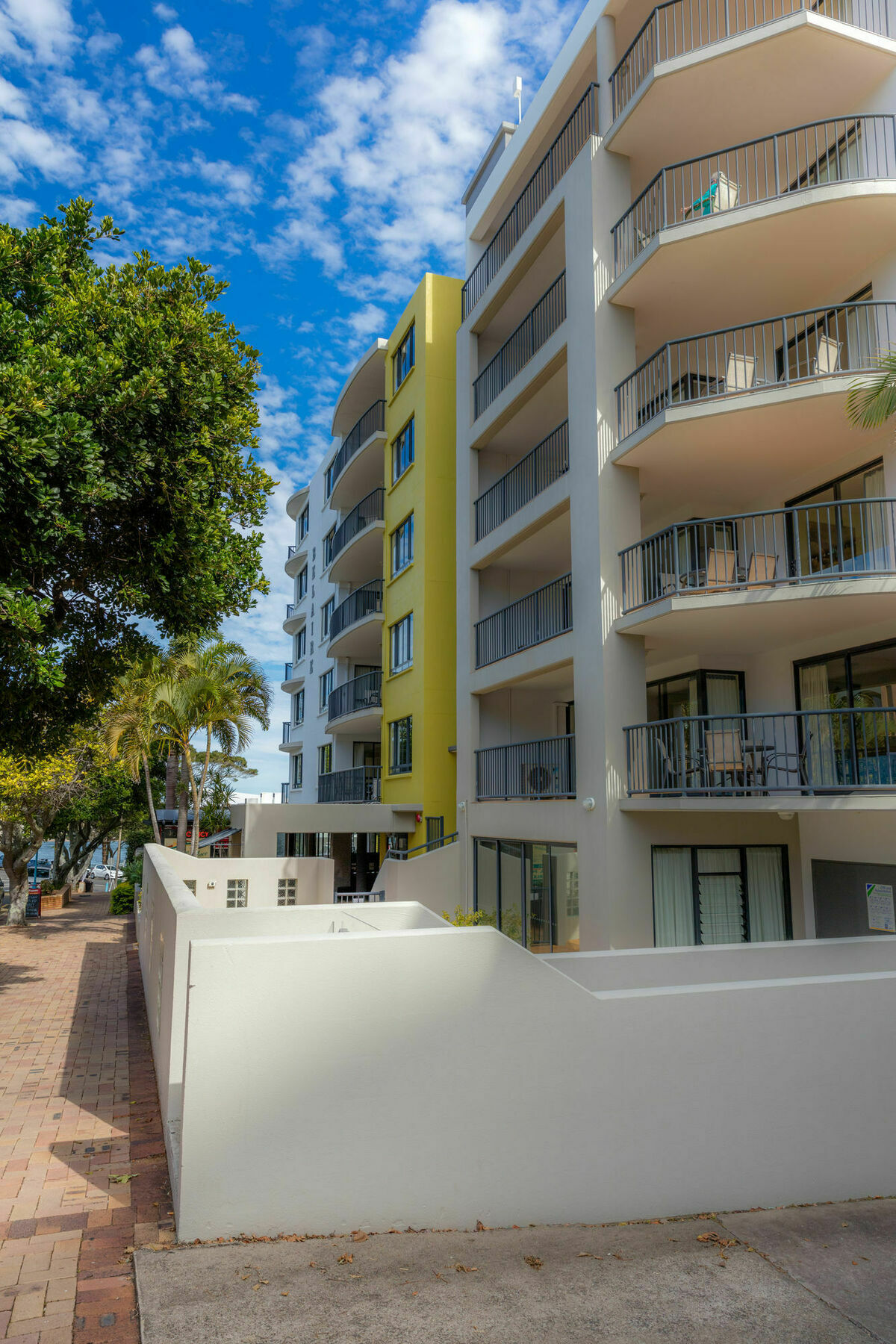 Belaire Place Aparthotel Caloundra