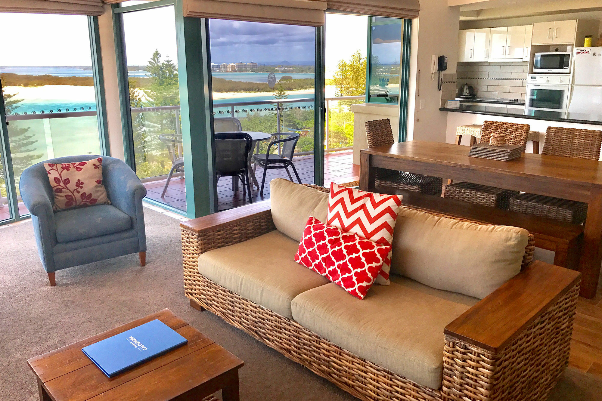 Waterview Aparthotel 4*