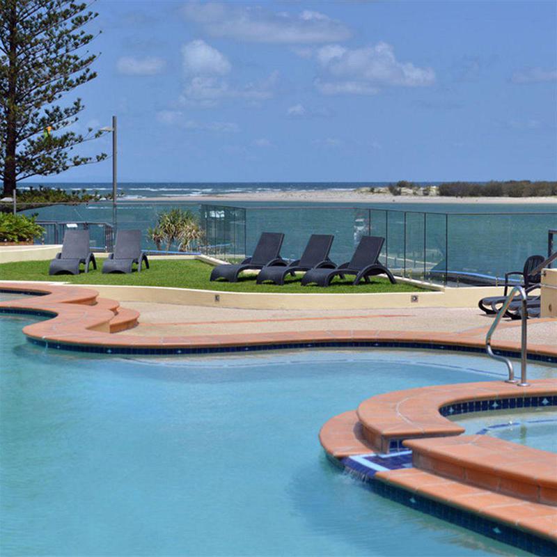 Aparthotel Breakfree Grand Pacific 4*