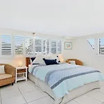 Wickham Point Unit 6 Kings Beach Qld