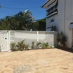 One Br Guesthouse With Private Courtyard Sleeps 4 People Pet Friendly 950 Metres From The Beach