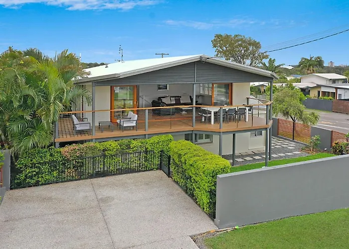 1 Rowell Street Battery Hill Qld