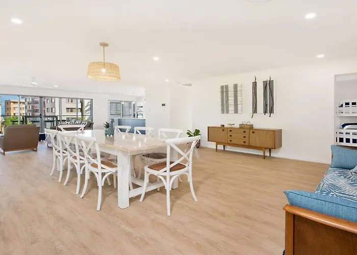 35 Moreton Parade Kings Beach Qld