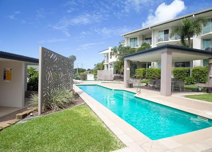 Resort Style Oasis, 2 Bedroom, 2 Bath, Sleeps 6
