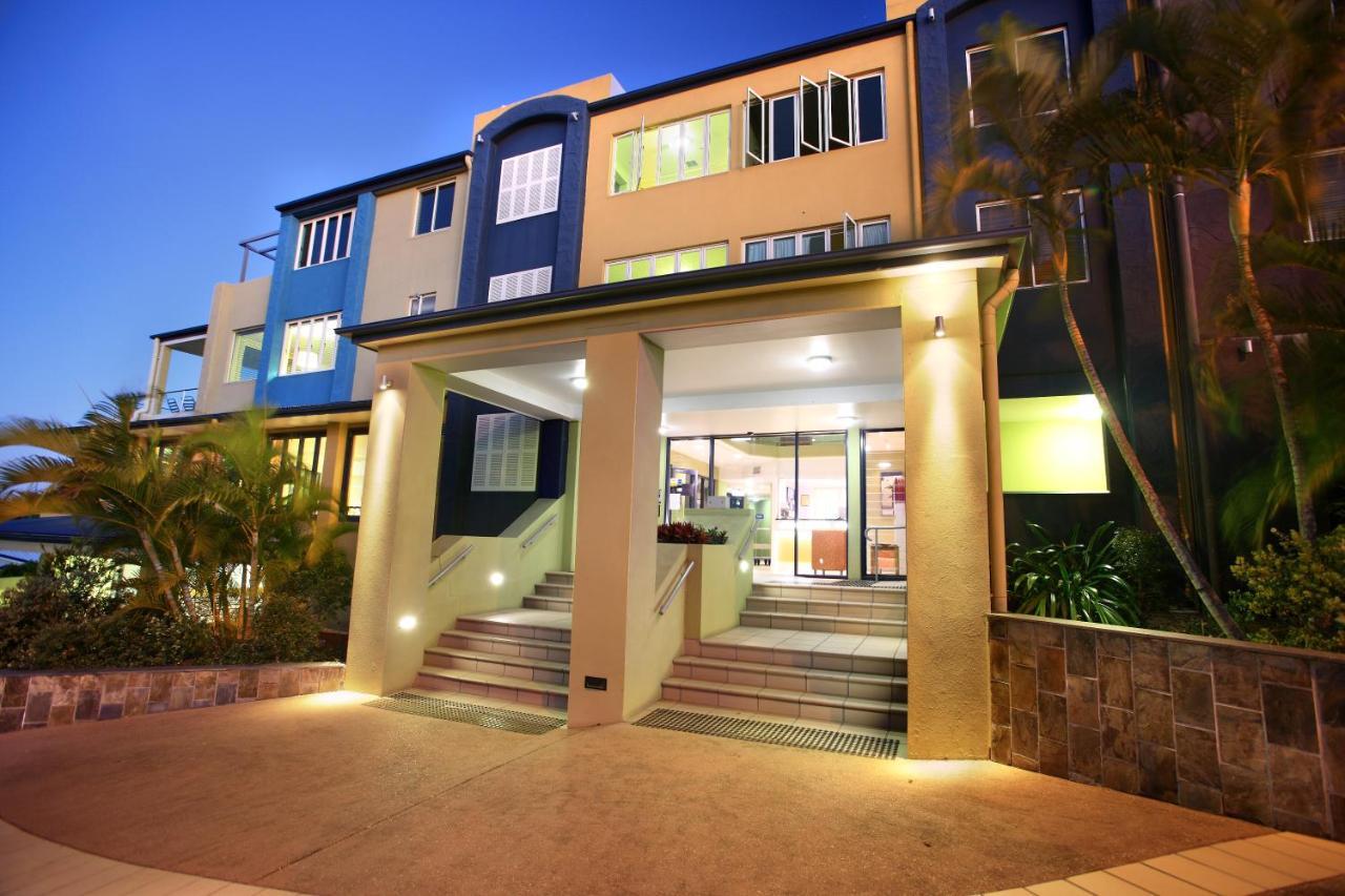 Official Aparthotel 4*