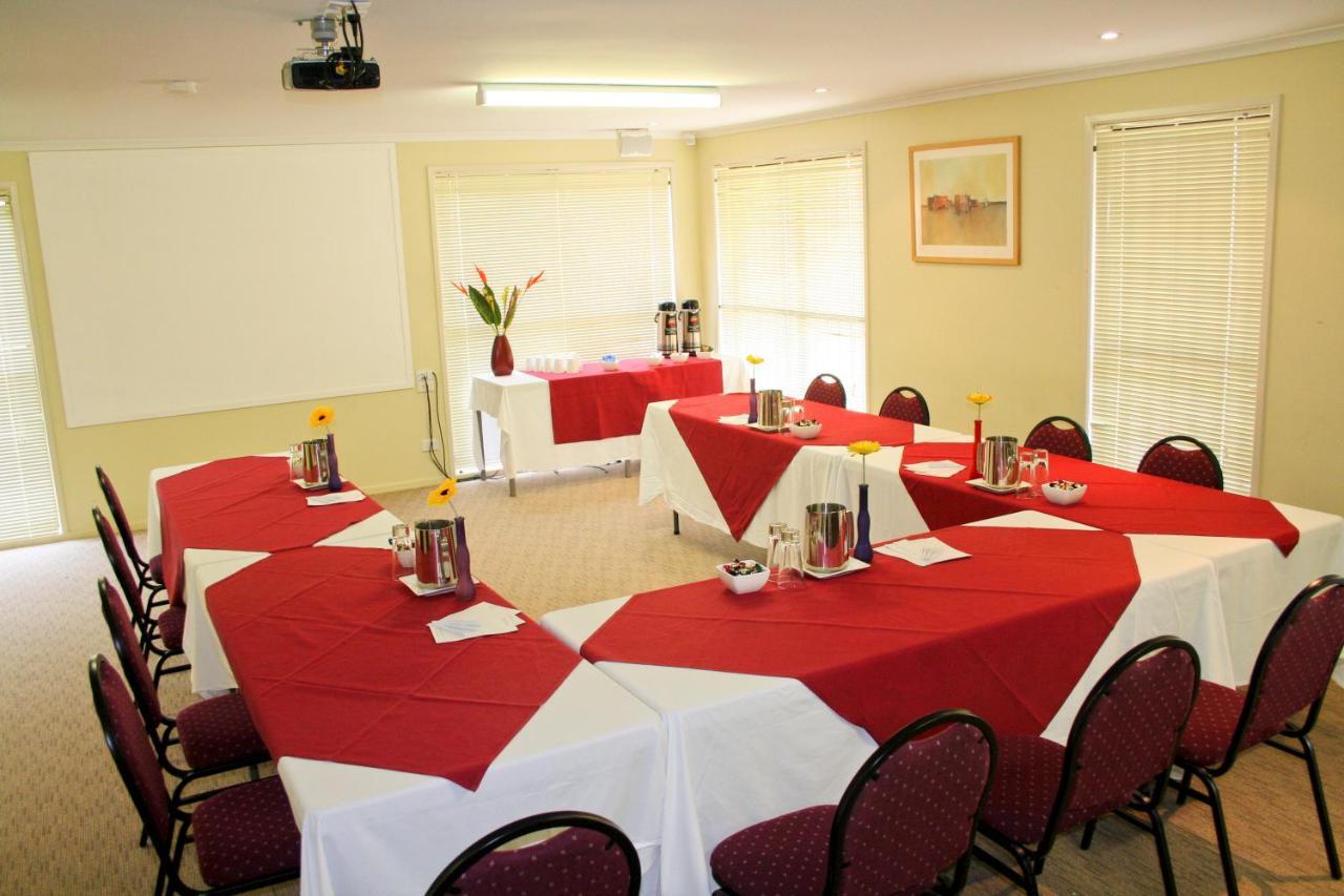 Official Aparthotel 4*