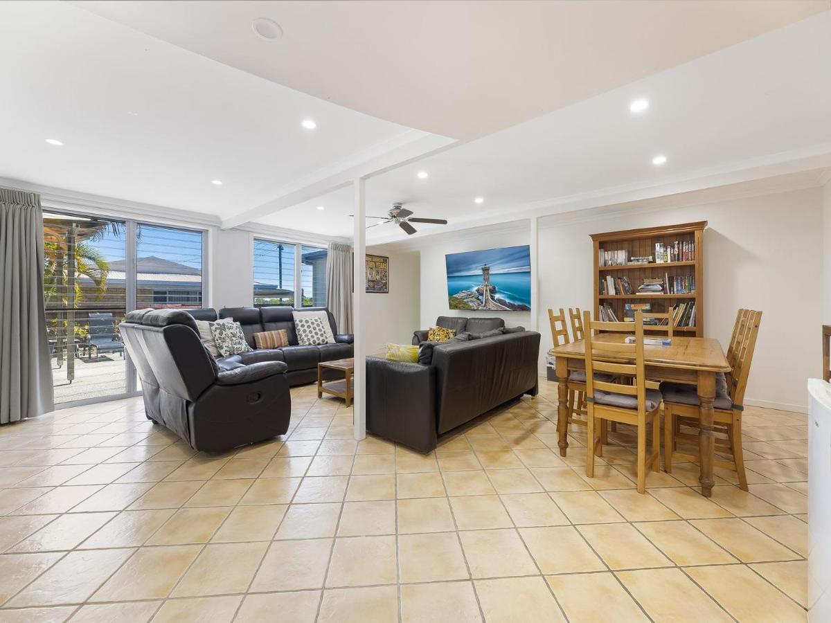 1 Rowell Street Battery Hill Qld * Caloundra