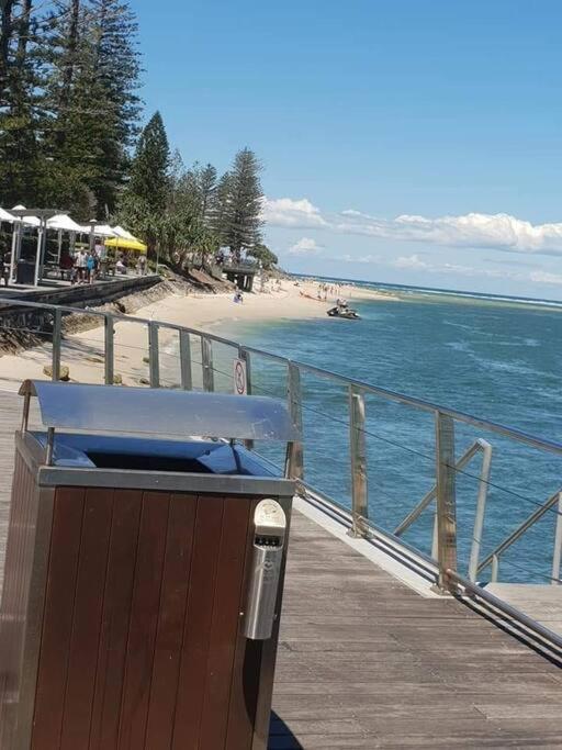 One Br With Private Courtyard Sleeps 4 People Pet Friendly 950 Metres From The Beach Apartment Caloundra