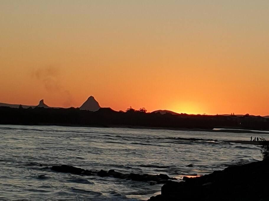 One Br With Private Courtyard Sleeps 4 People Pet Friendly 950 Metres From The Beach Apartment *