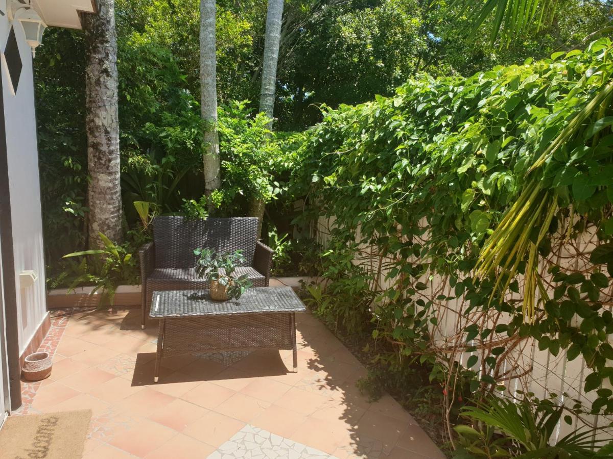 One Br With Private Courtyard Sleeps 4 People Pet Friendly 950 Metres From The Beach