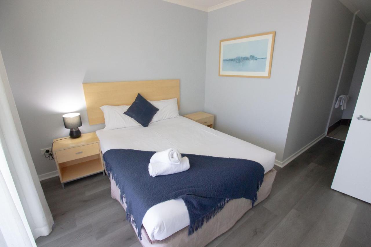 Official Aparthotel 4*