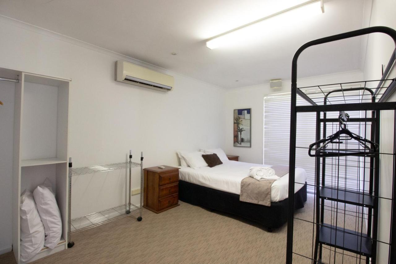 Official Aparthotel 4*