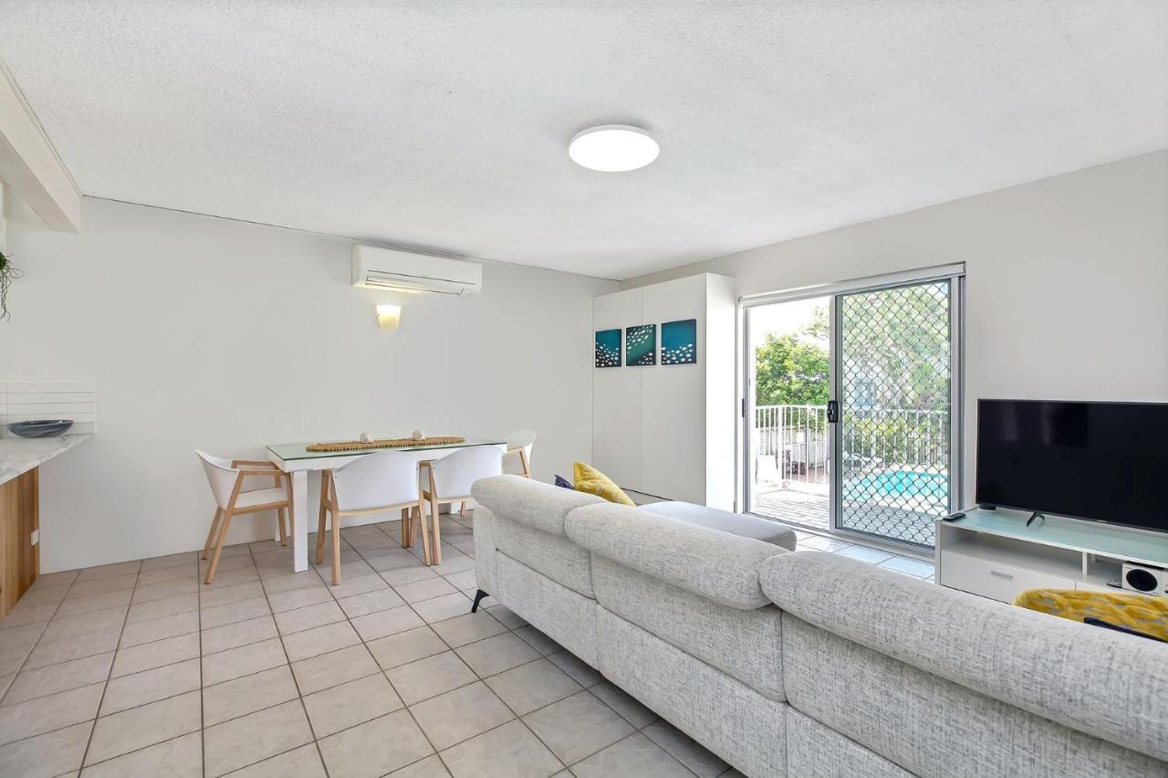 Beachcomber Unit 4 7 Dingle Ave Apartment