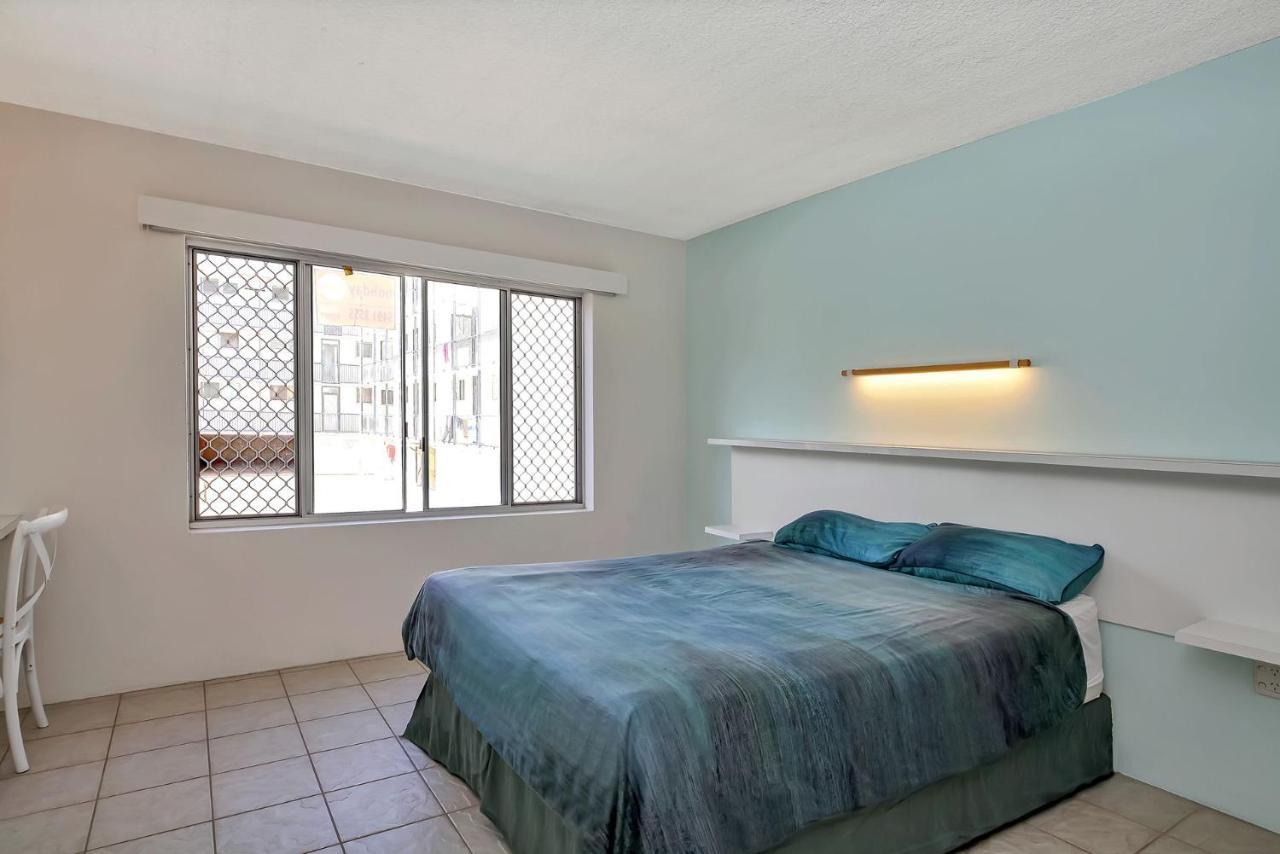 Apartment Beachcomber Unit 4 7 Dingle Ave Caloundra