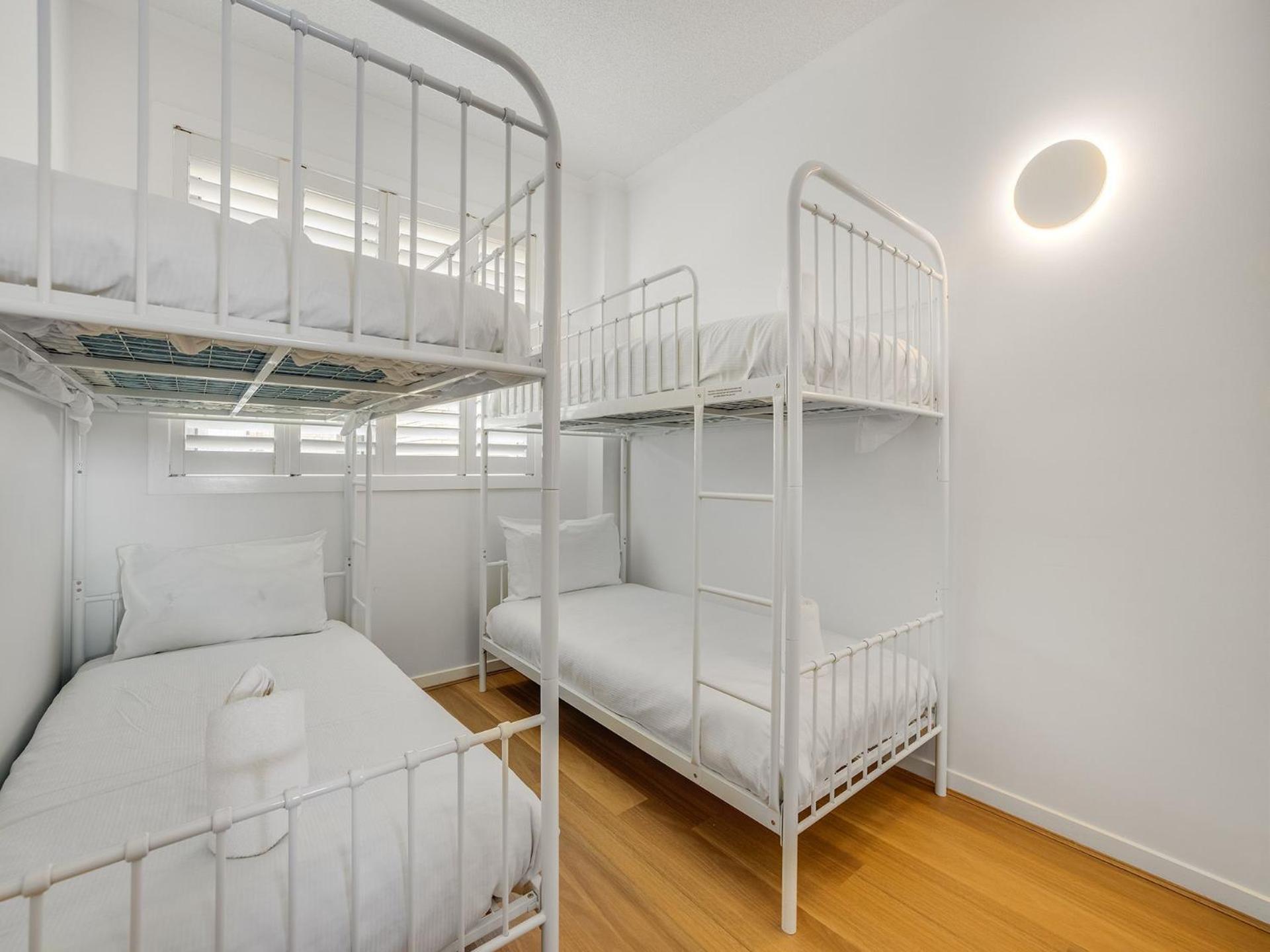 Apartment Pandanus Court Unit 3 Kings Beach Qld