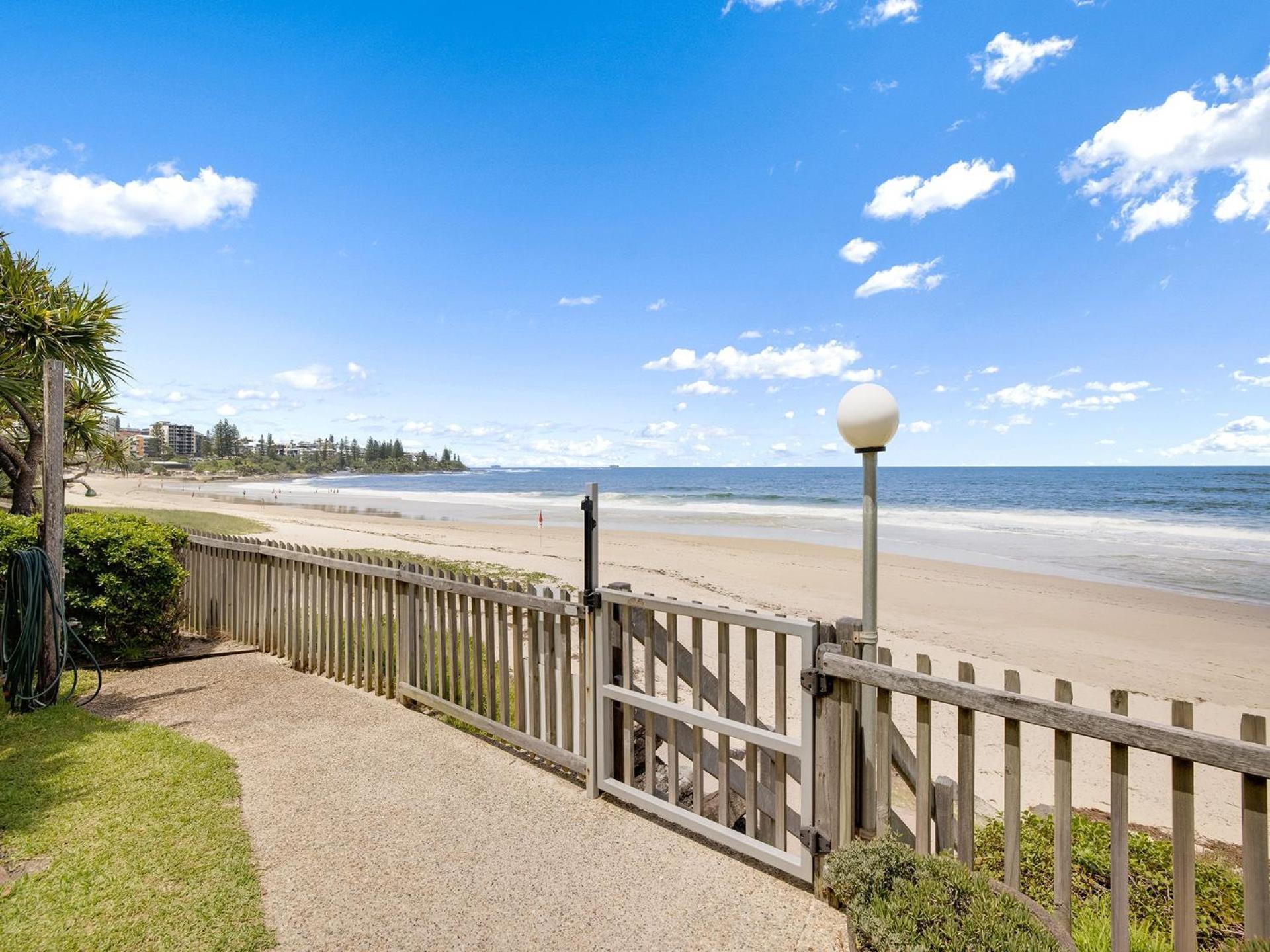 Pandanus Court Unit 3 Kings Beach Qld *