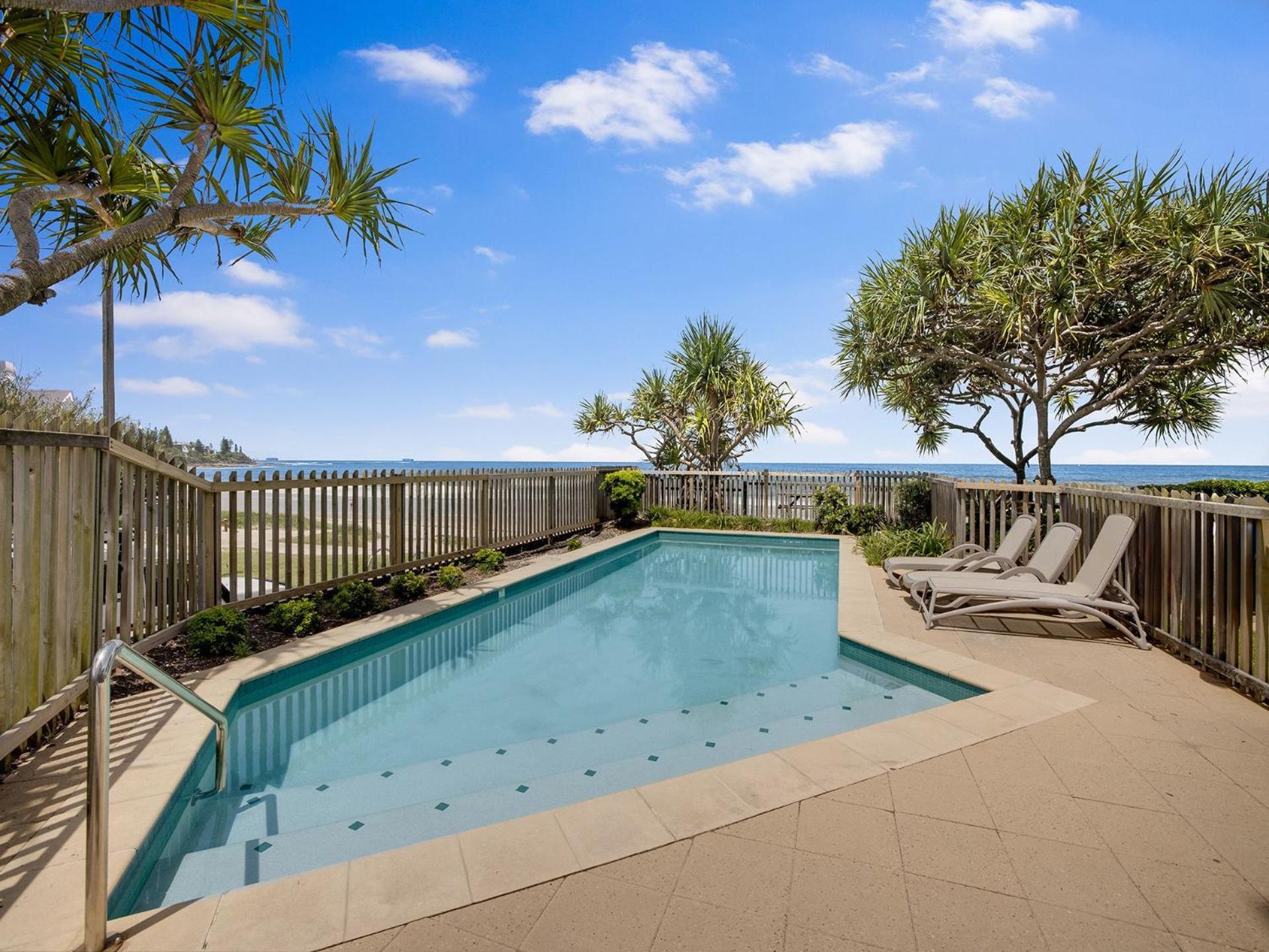 Apartment Pandanus Court Unit 3 Kings Beach Qld *