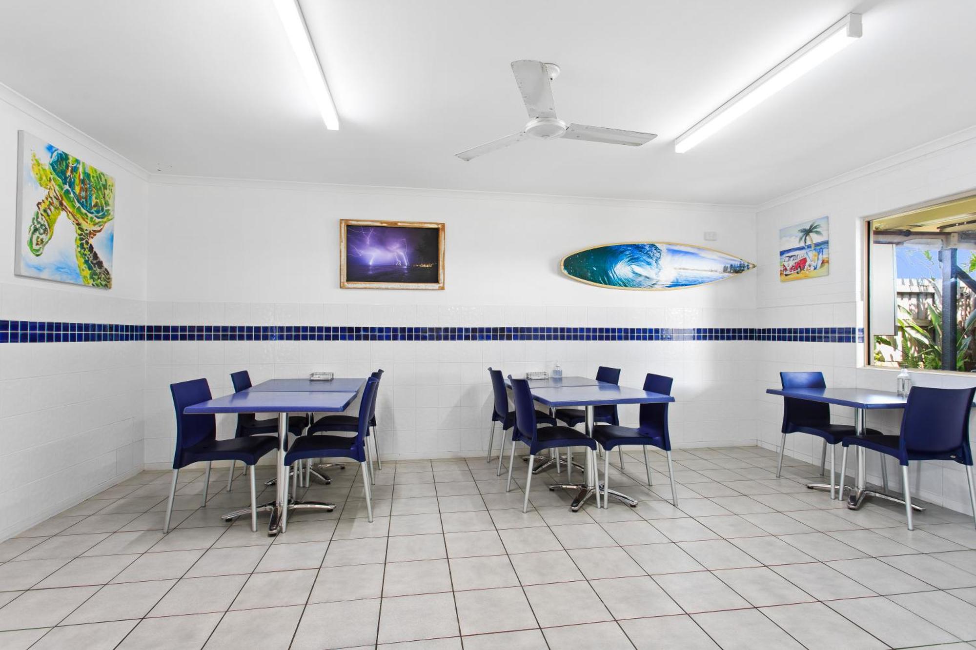 Sunshine Coast Motel 2*